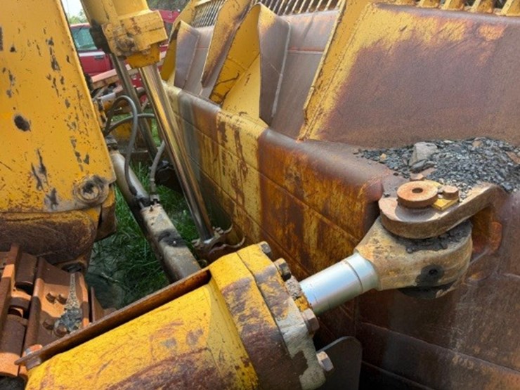 caterpillar-d10-image-5