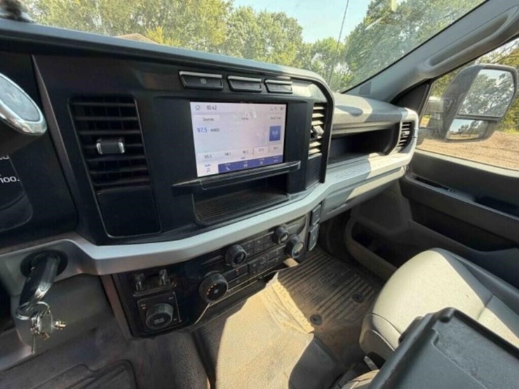 2024-ford-f450-image-16