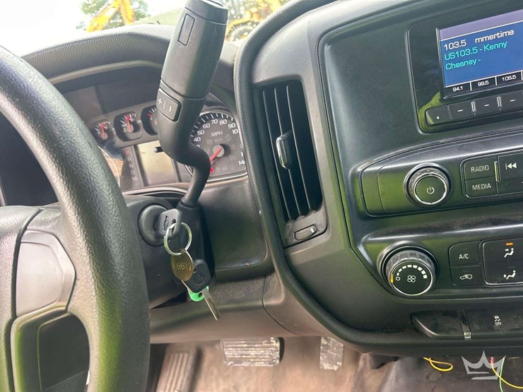 2015-chevrolet-silverado-1500-image-17