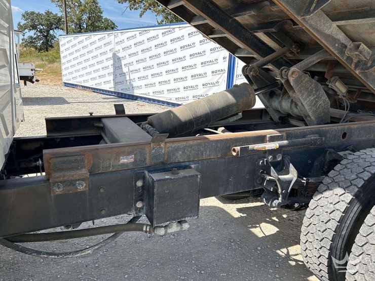 2015-international-durastar-4300-s/a-dump-truck-image-22