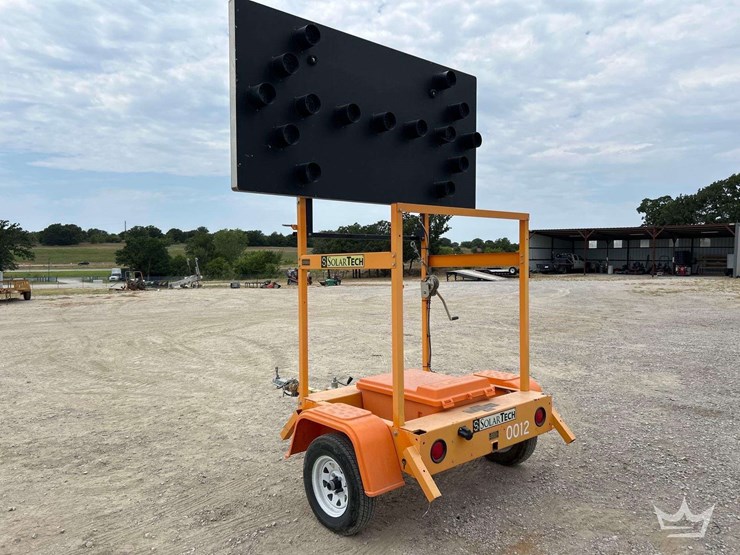 2011-solar-tech-s/a-towable-arrow-board-image-1
