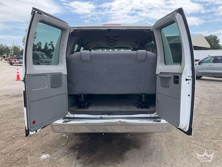 2013-ford-e350-image-20