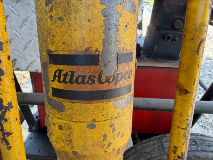 atlas-copco-hydraulic-post-driver-image-3
