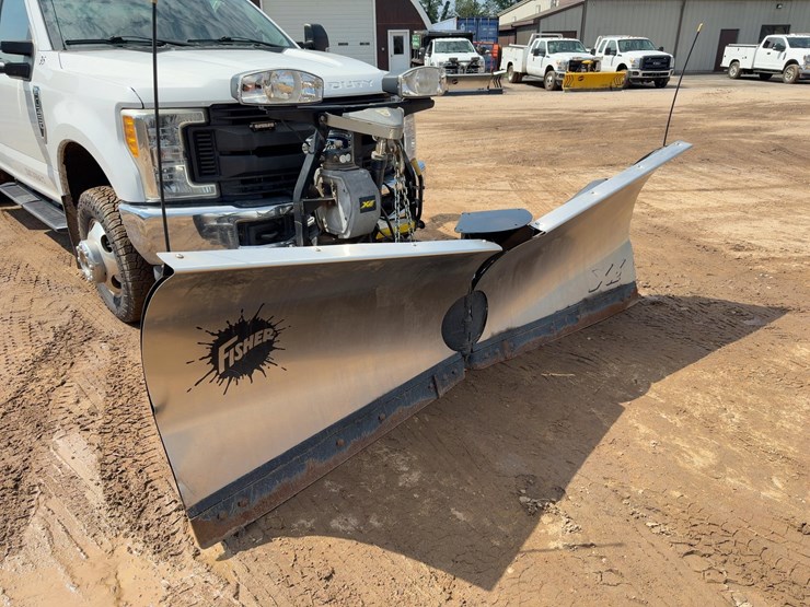 2017-ford-f350-xl-image-8
