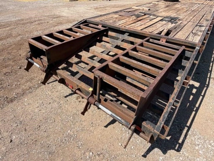 2009-elite-gooseneck-flatbed-trailer-image-16