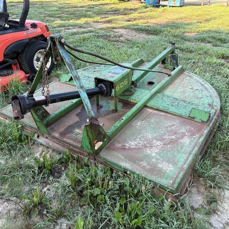 JOHN DEERE 606