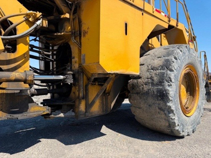 caterpillar-992g-image-15