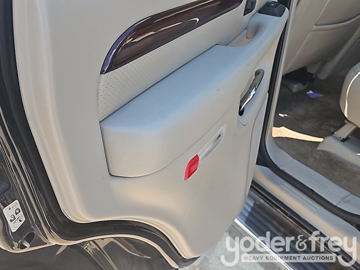 2003-cadillac-escalade-image-21