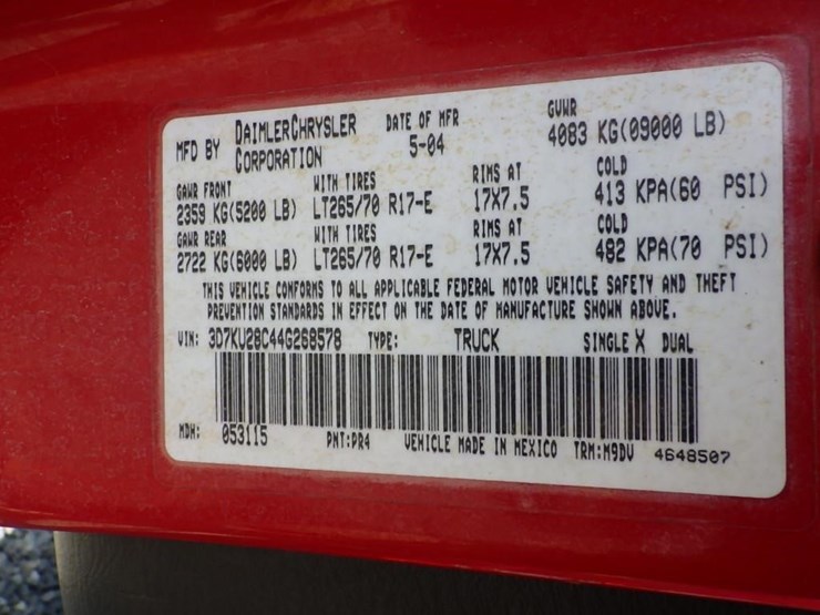 2004-dodge-2500-image-38