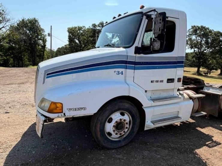 1998-volvo-semi-image-8