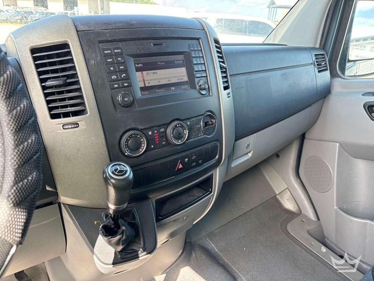 2018-mercedes-benz-sprinter-2500-image-13