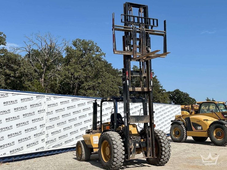 2001-eagle-picher-rt80-4wd-8,000lb.-rough-terrain-straight-mast-forklift-image-2