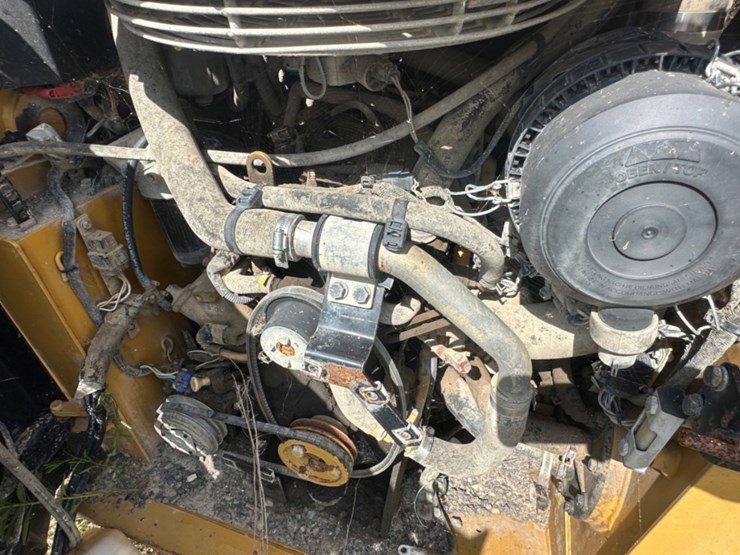 2016-caterpillar-249d-image-5