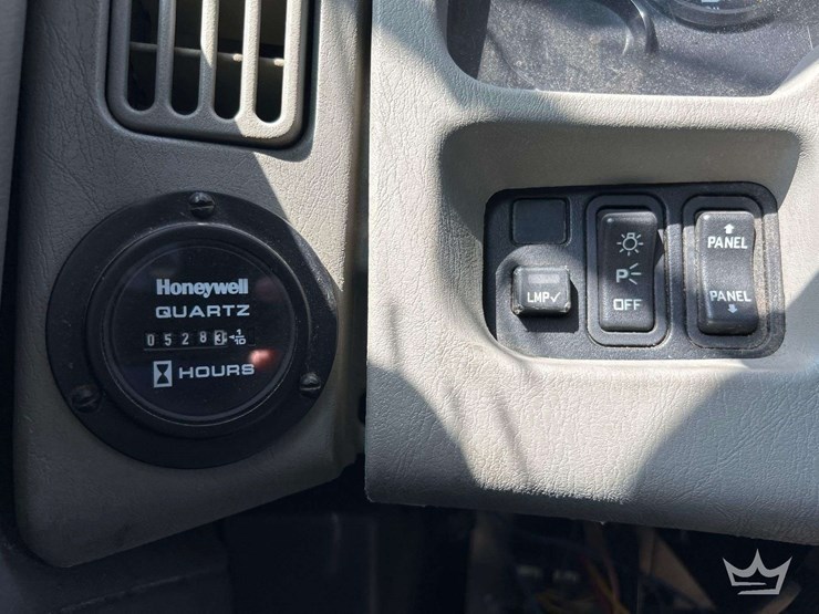 2011-international-durastar-4300-image-15