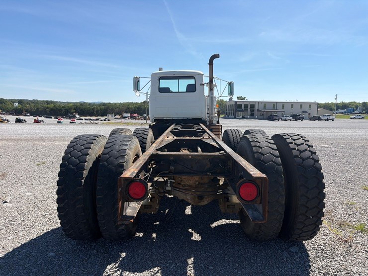 2000-mack-dm690sx-image-5