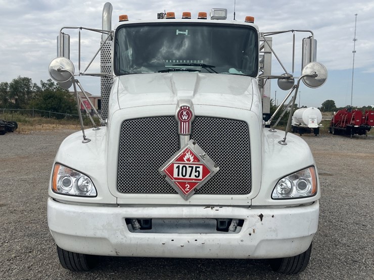 2015-kenworth-t370-image-2