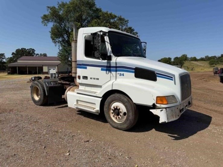 1998-volvo-semi-image-1