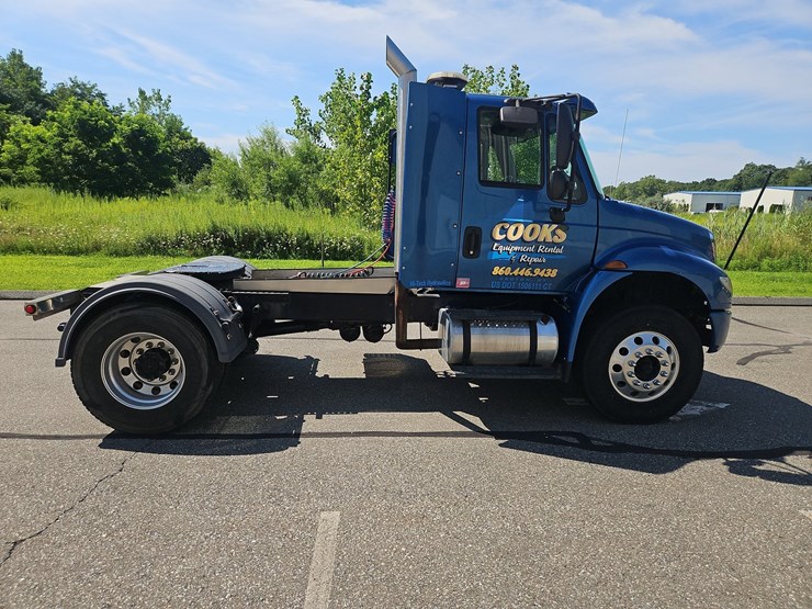 2007-international-8500-s/a-tractor-image-6
