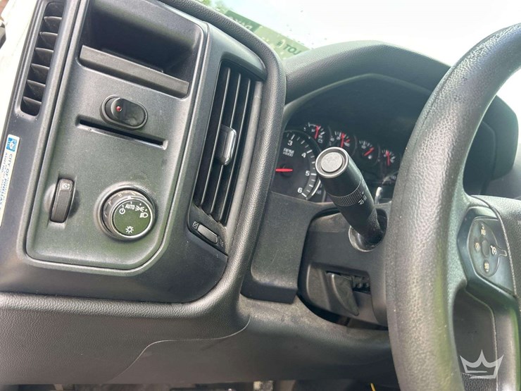 2015-chevrolet-silverado-1500-image-18