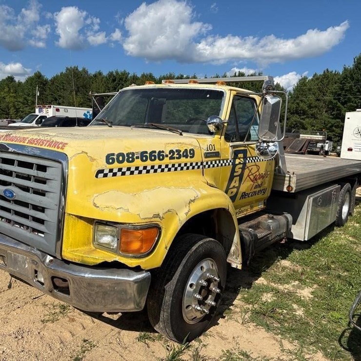 1997 FORD F800