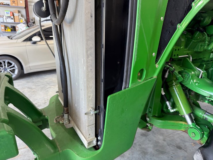 2011-john-deere-8285r-image-63