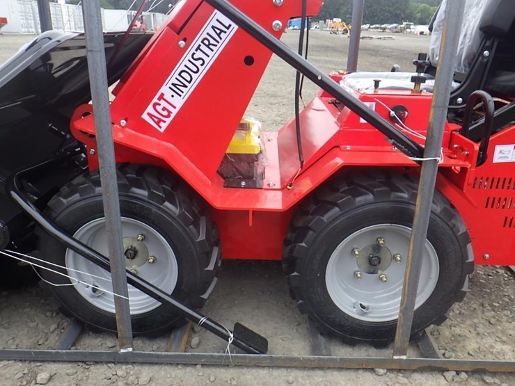 2026-agt-sda-140w-skid-steer-loader-image-14
