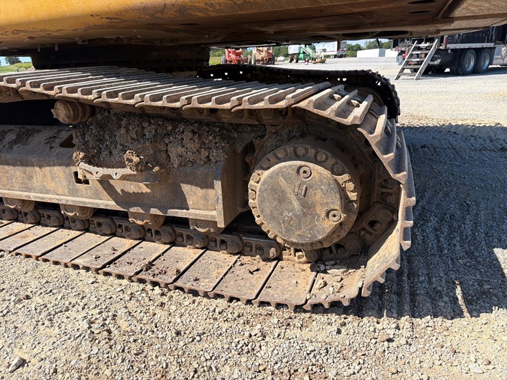 caterpillar-326fl-image-8