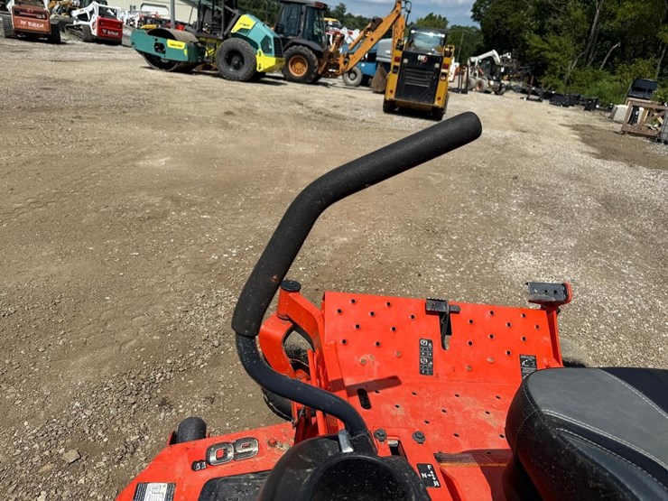 2022-kubota-z422-image-16