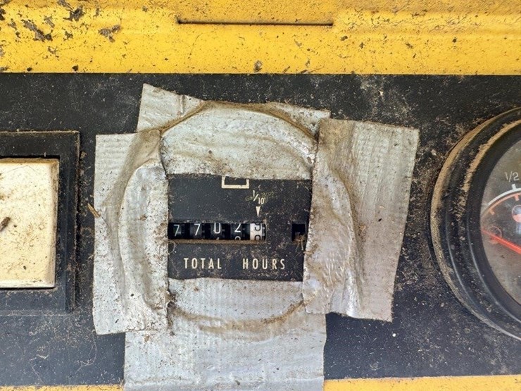 new-holland-l555-image-6