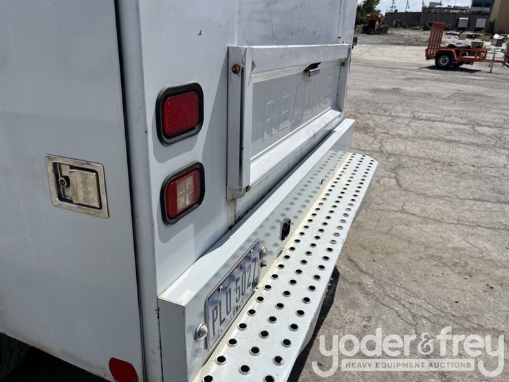 2011-gmc-sierra-2500hd-image-29