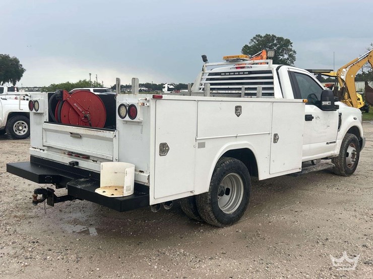 2018-ford-f350-image-3