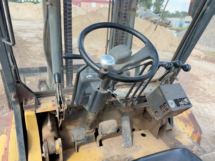 1998-caterpillar-dp40-image-16