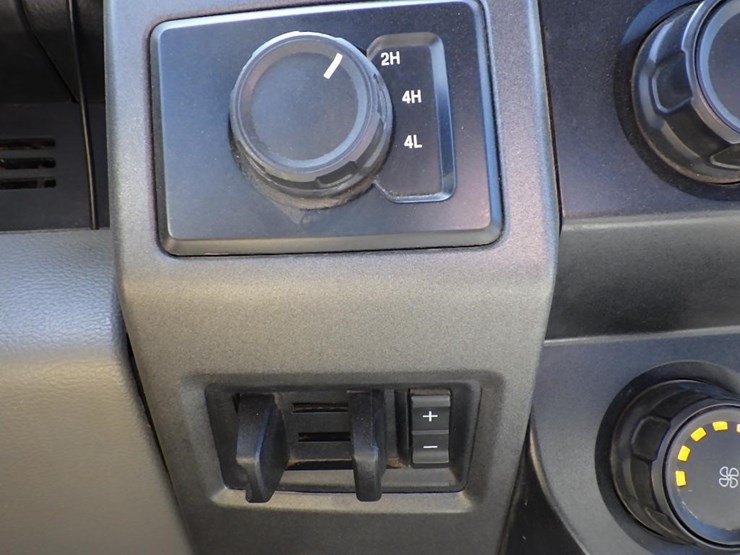 2020-ford-f550-image-40