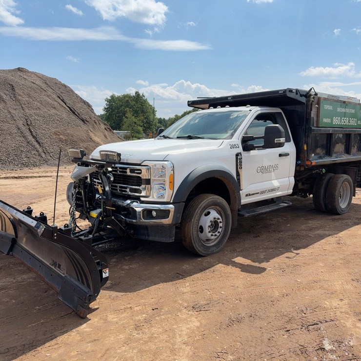 2023 FORD F550 XL