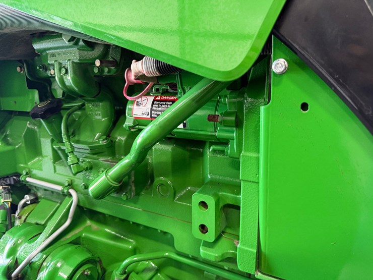 2011-john-deere-8285r-image-60