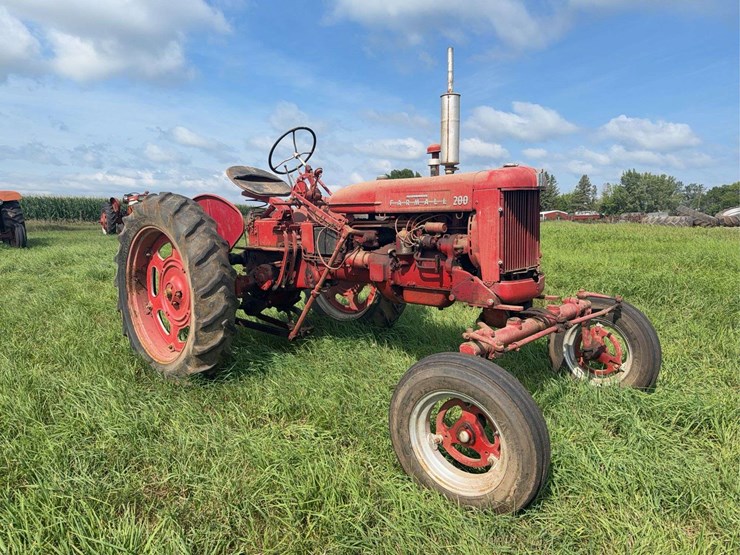 farmall-200-image-1