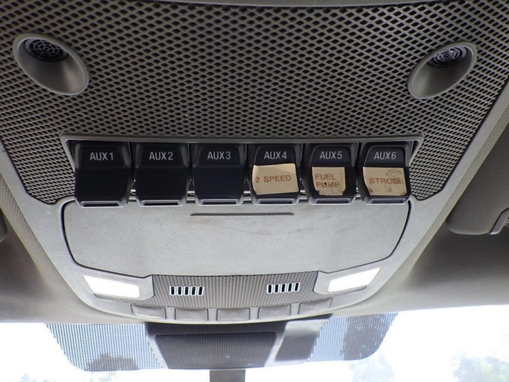 2020-ford-f550-image-35