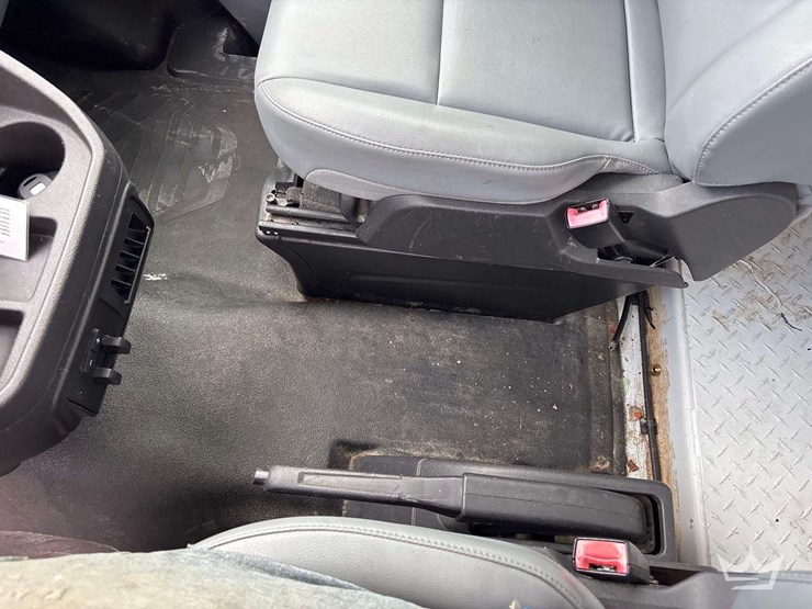 2016-ford-transit-image-18