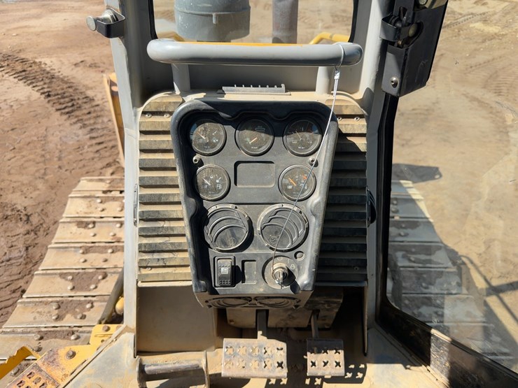 2004-caterpillar-d5g-xl-image-37