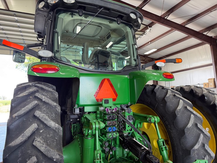 2011-john-deere-8285r-image-32