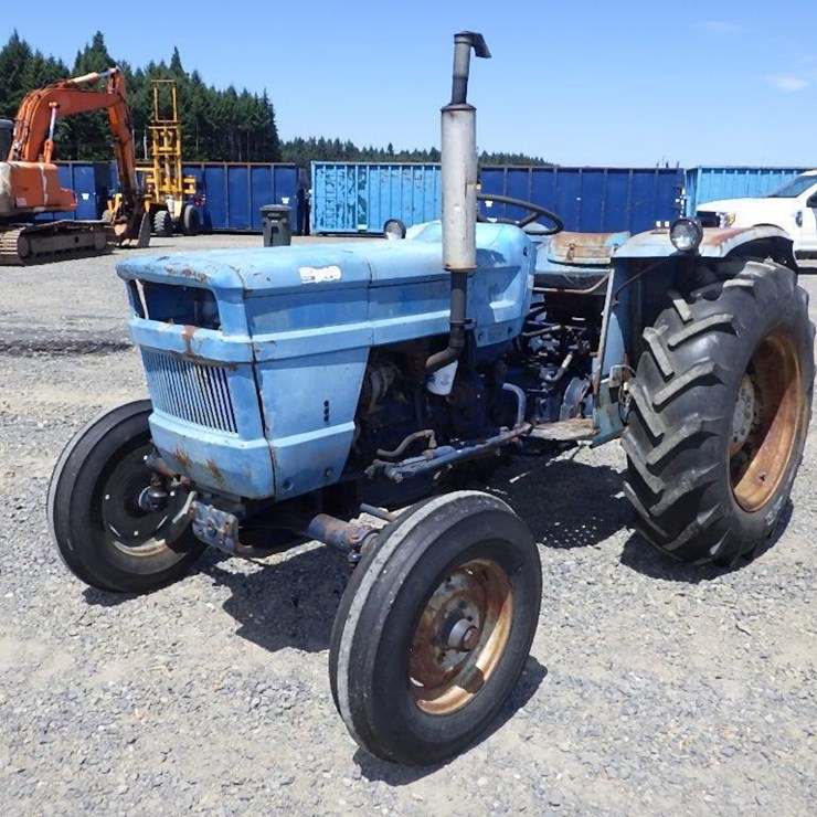 VTB U-445 Tractor