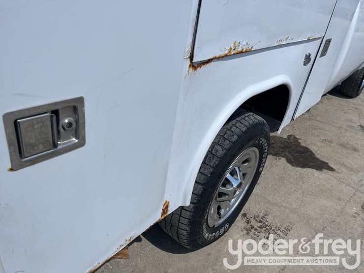 2011-gmc-sierra-2500hd-image-32
