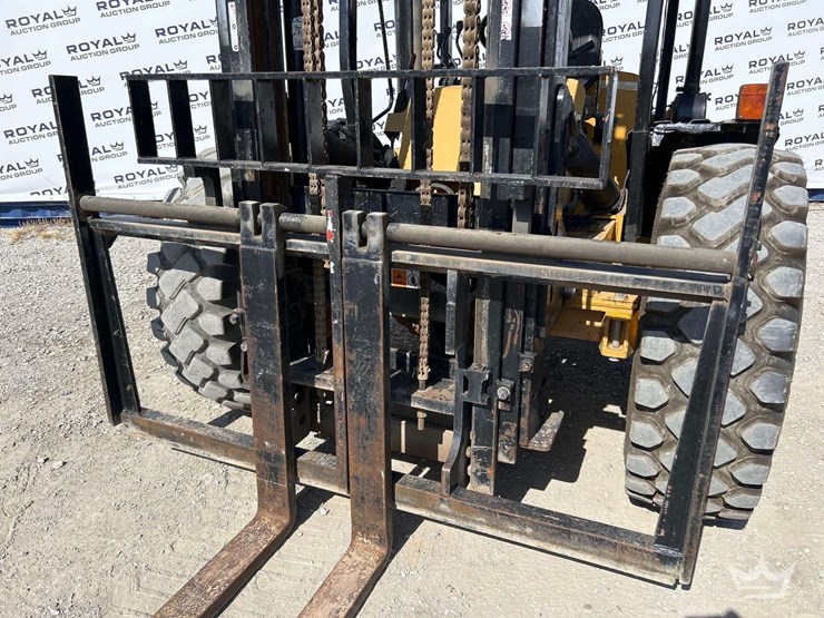 2001-eagle-picher-rt80-4wd-8,000lb.-rough-terrain-straight-mast-forklift-image-18