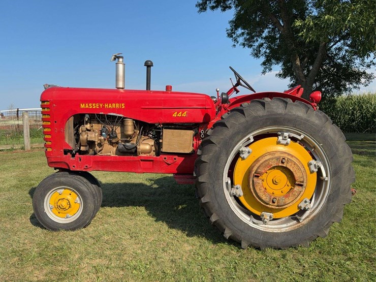 massey-ferguson-444-image-2