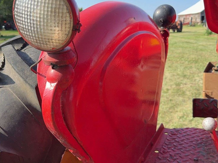 massey-ferguson-444-image-35