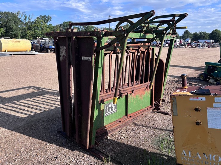 #965-•-cattle-squeeze-chute-image-4
