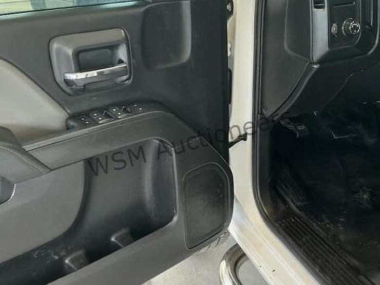 2015-chevrolet-2500hd-image-24