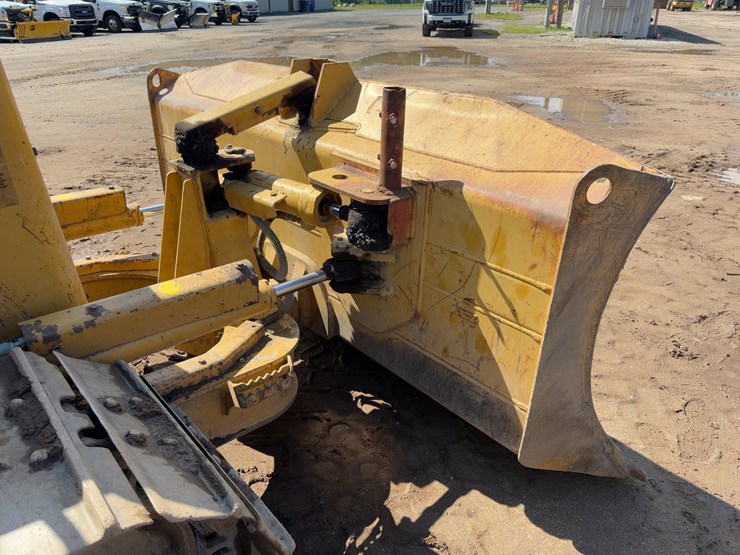 2004-caterpillar-d5g-xl-image-11