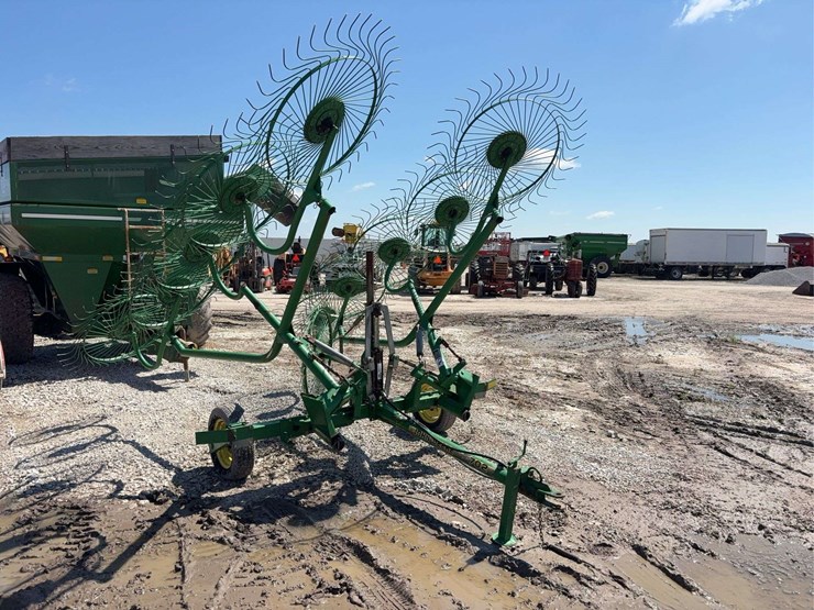 john-deere-702-image-1