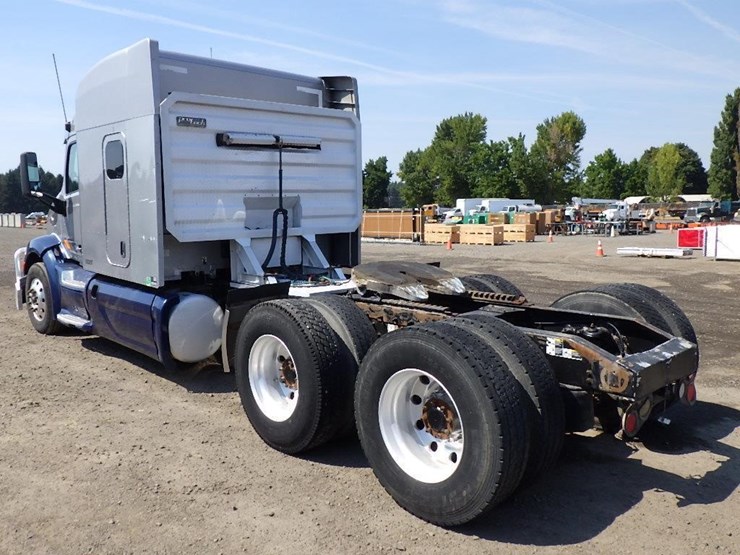 2015-peterbilt-375-image-7